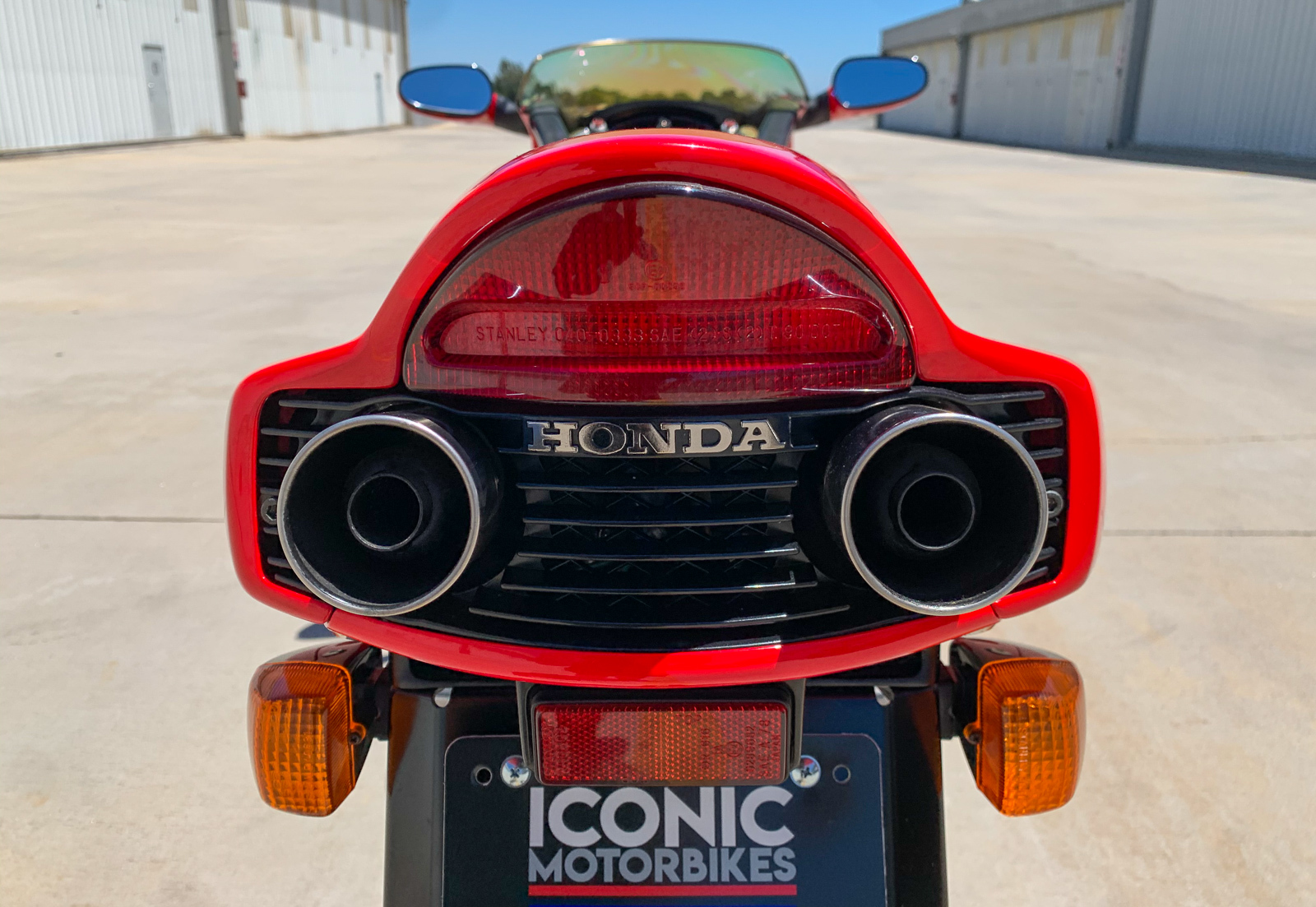 Honda RC40 NR 750